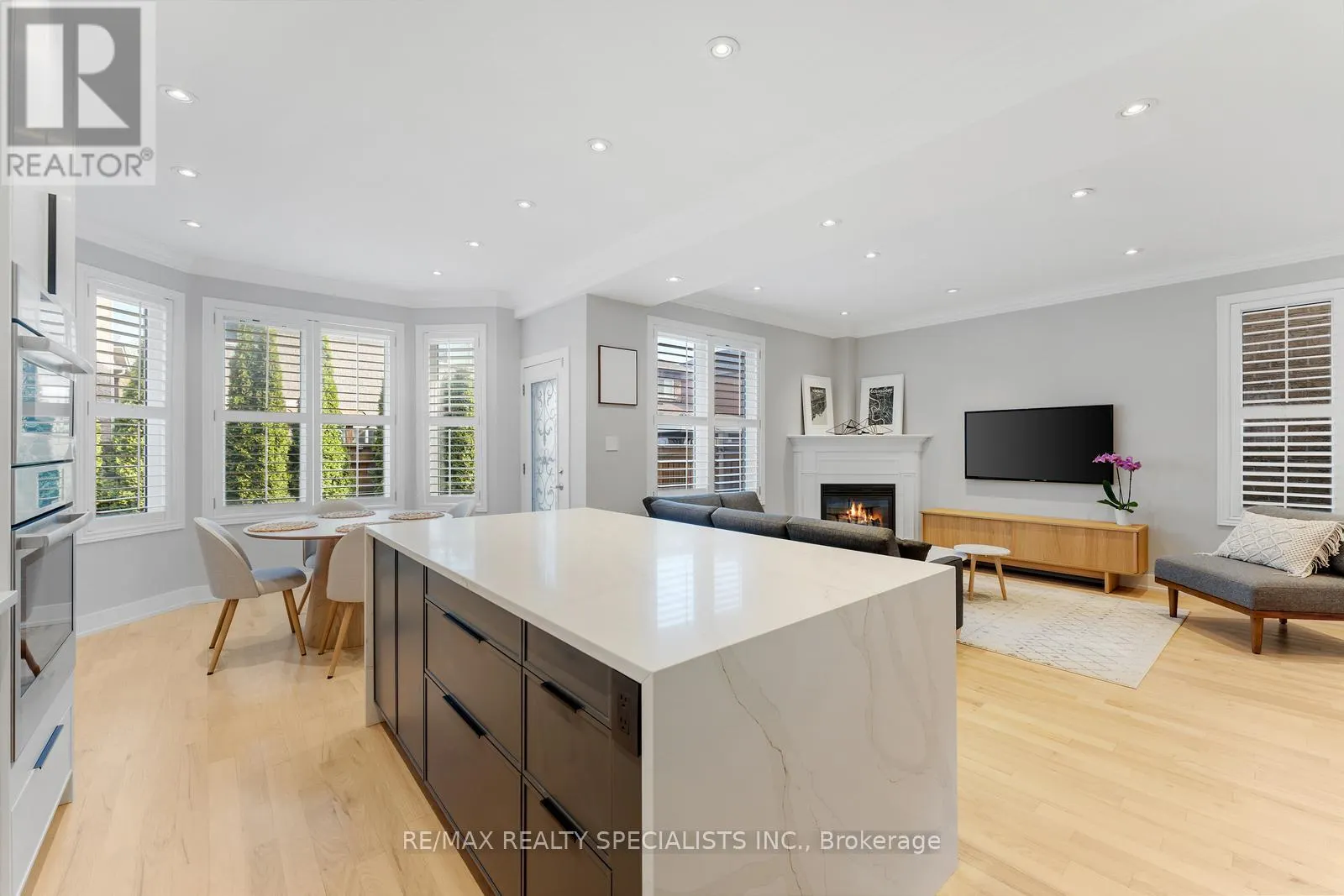 25 GRAPEVINE DRIVE