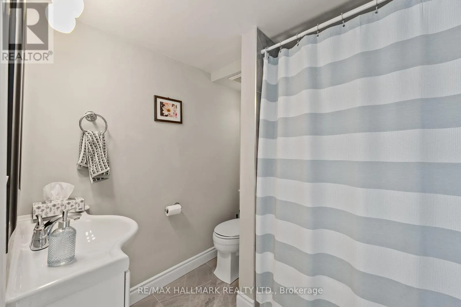 41 SHIRLEA BOULEVARD