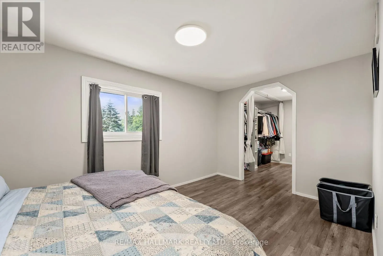 41 SHIRLEA BOULEVARD