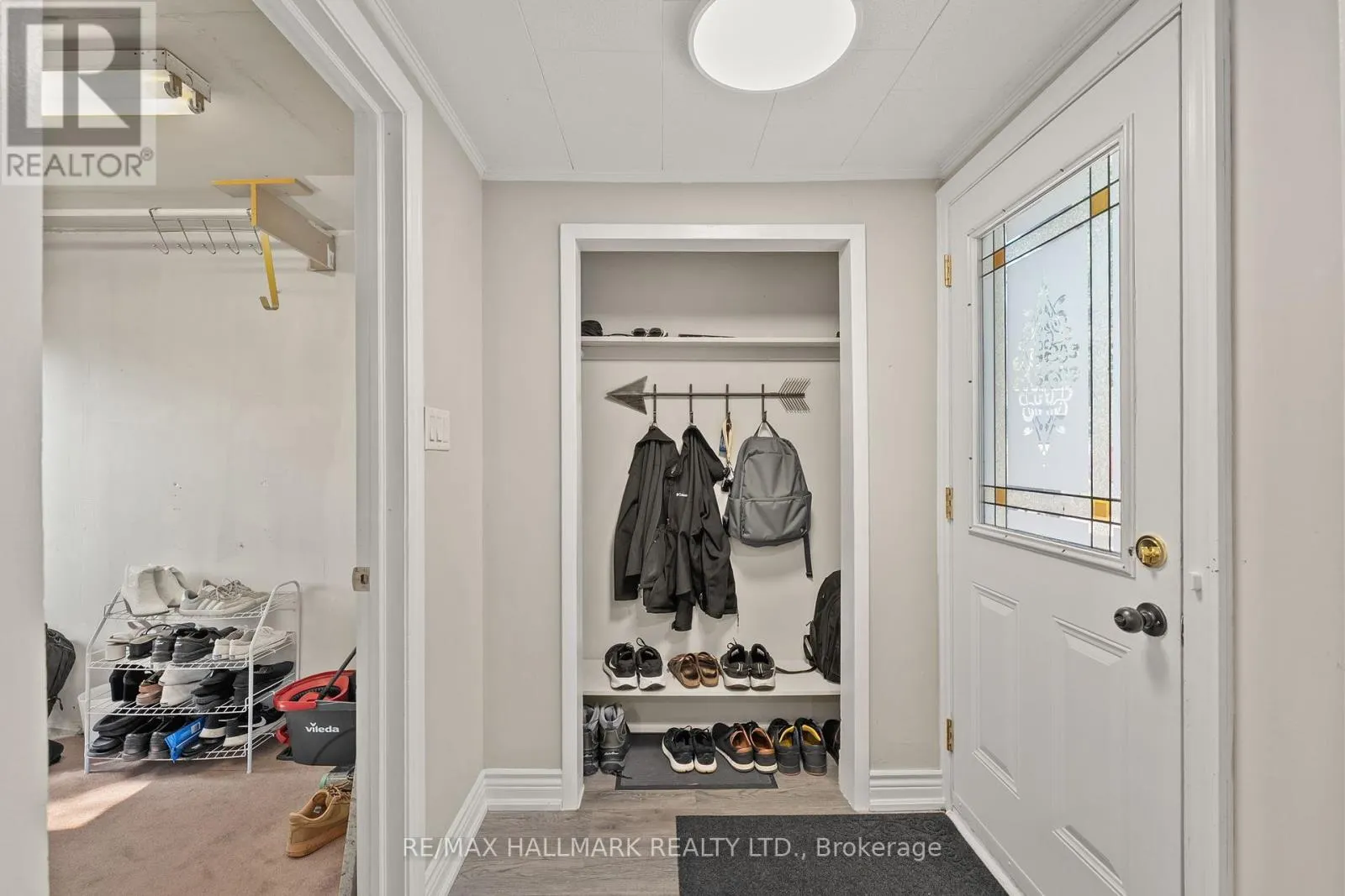 41 SHIRLEA BOULEVARD
