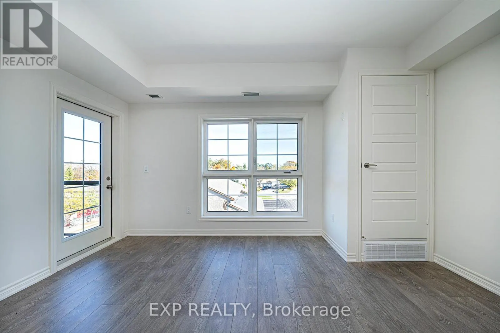 407 - 110 GREW BOULEVARD