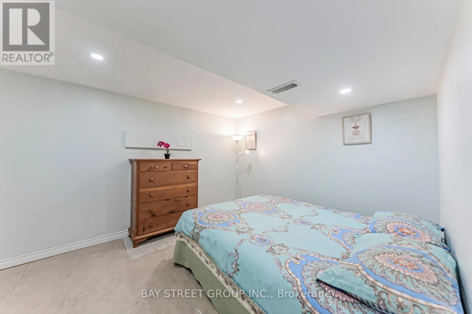 43 SHERWOOD FOREST DRIVE