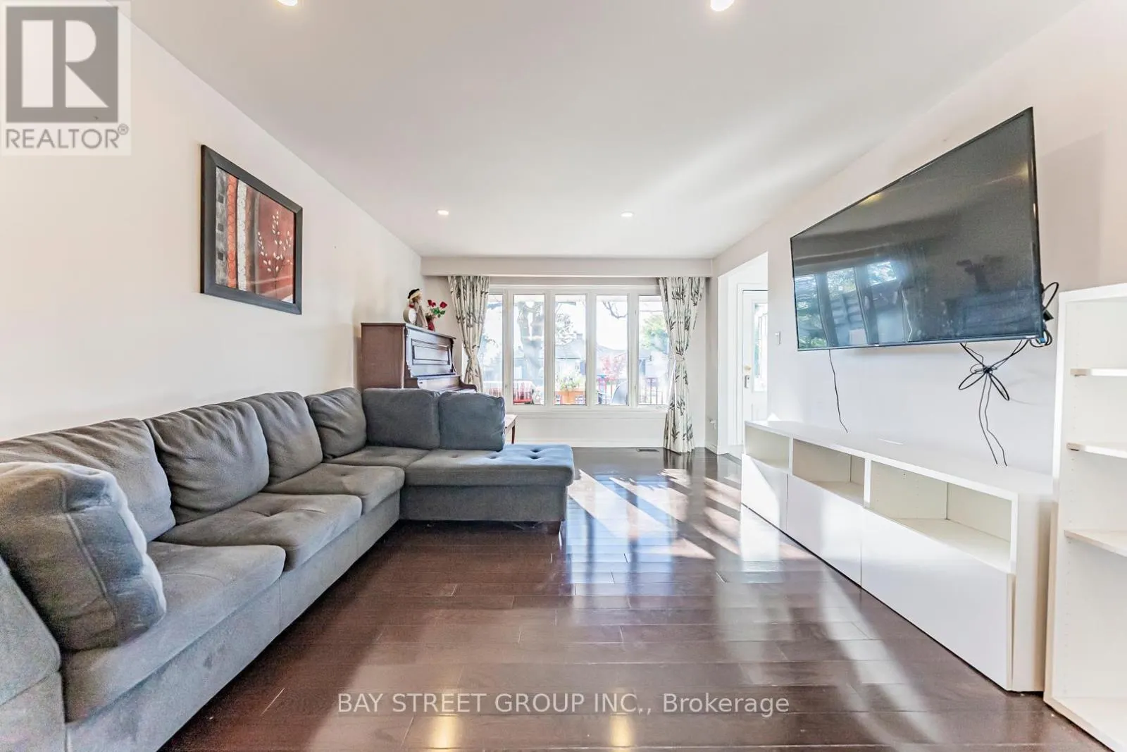 43 SHERWOOD FOREST DRIVE