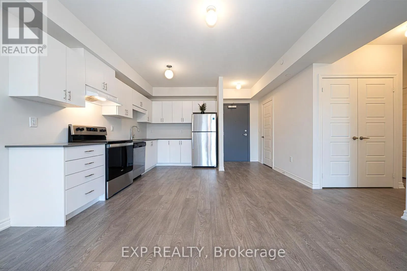 407 - 110 GREW BOULEVARD