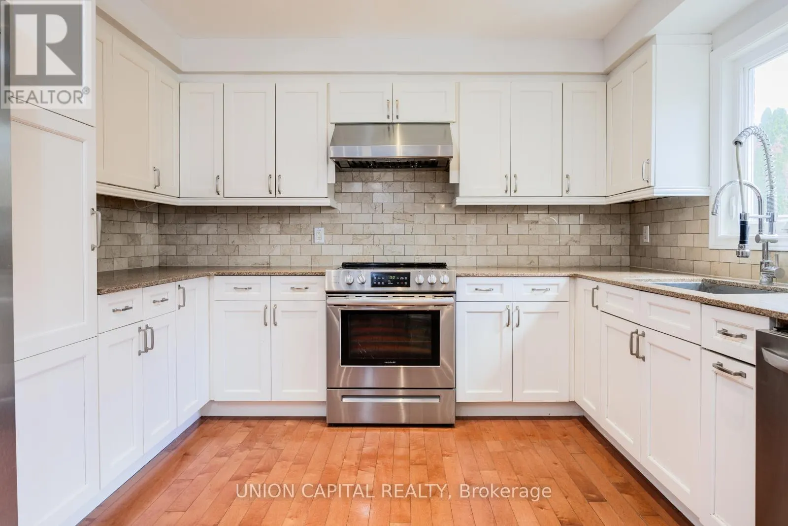82 OLD YONGE STREET