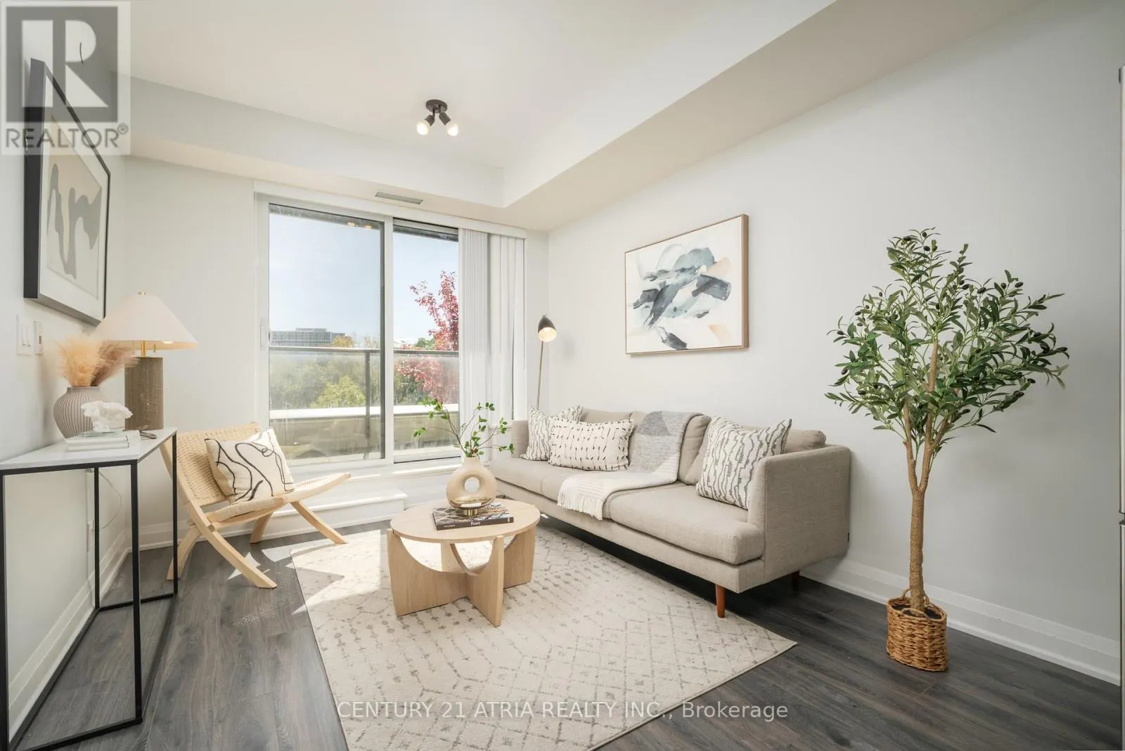 321 - 18 UPTOWN DRIVE