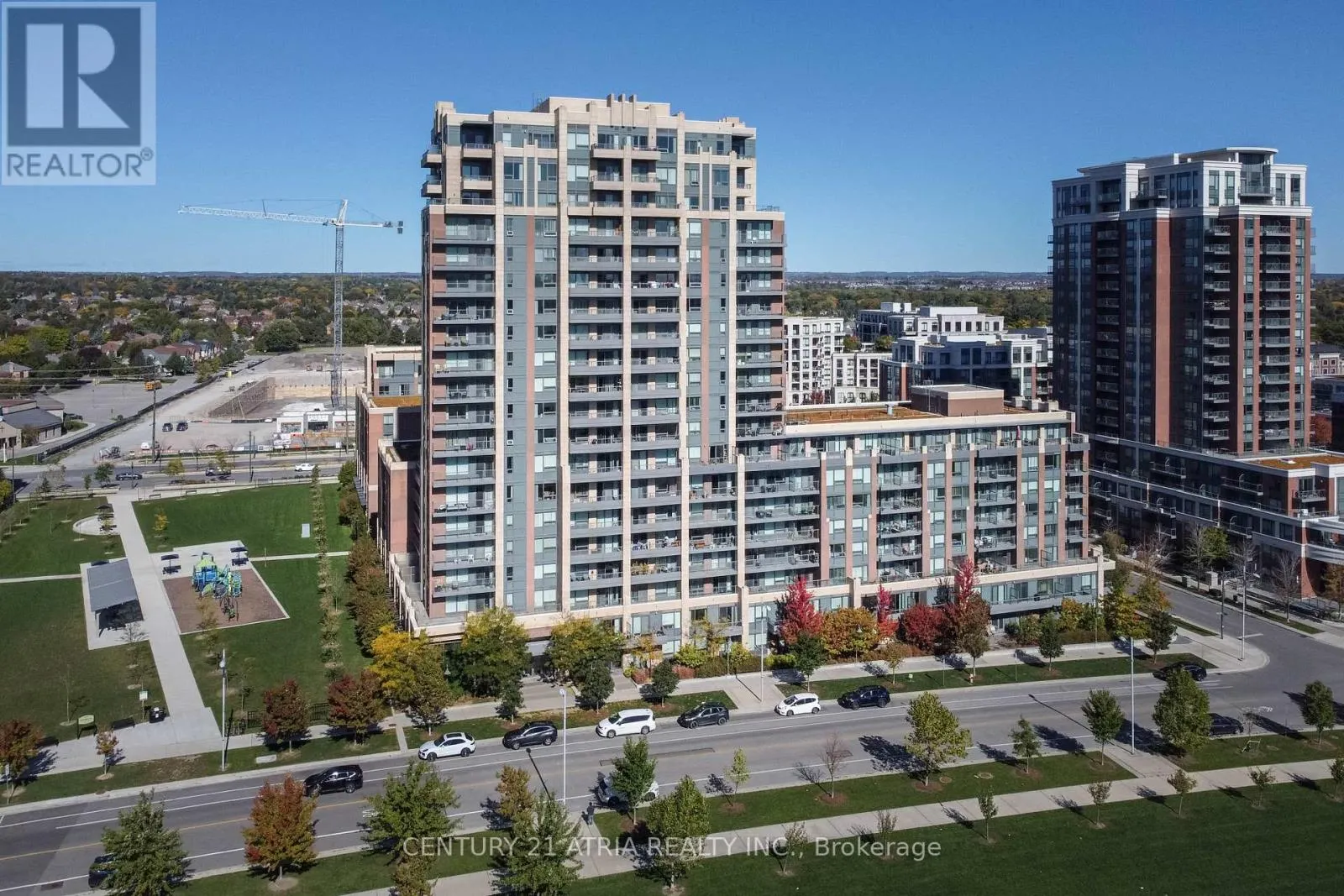321 - 18 UPTOWN DRIVE