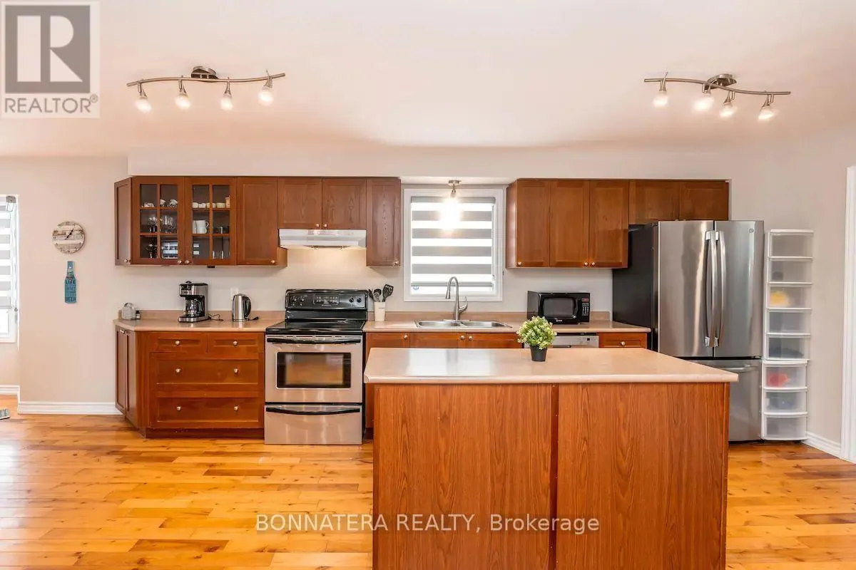 687 INNISFIL BEACH ROAD