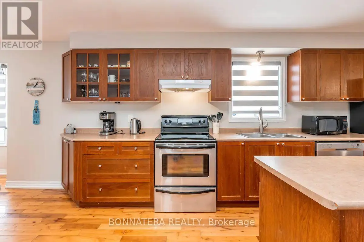 687 INNISFIL BEACH ROAD