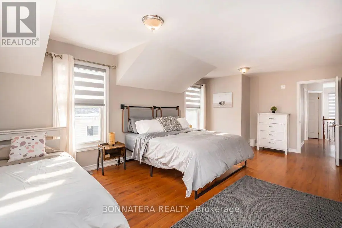 687 INNISFIL BEACH ROAD