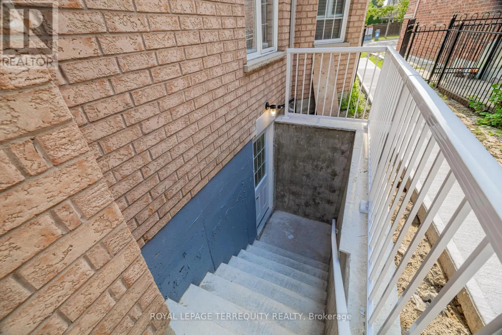 BSMT - 60 KAITLIN DRIVE