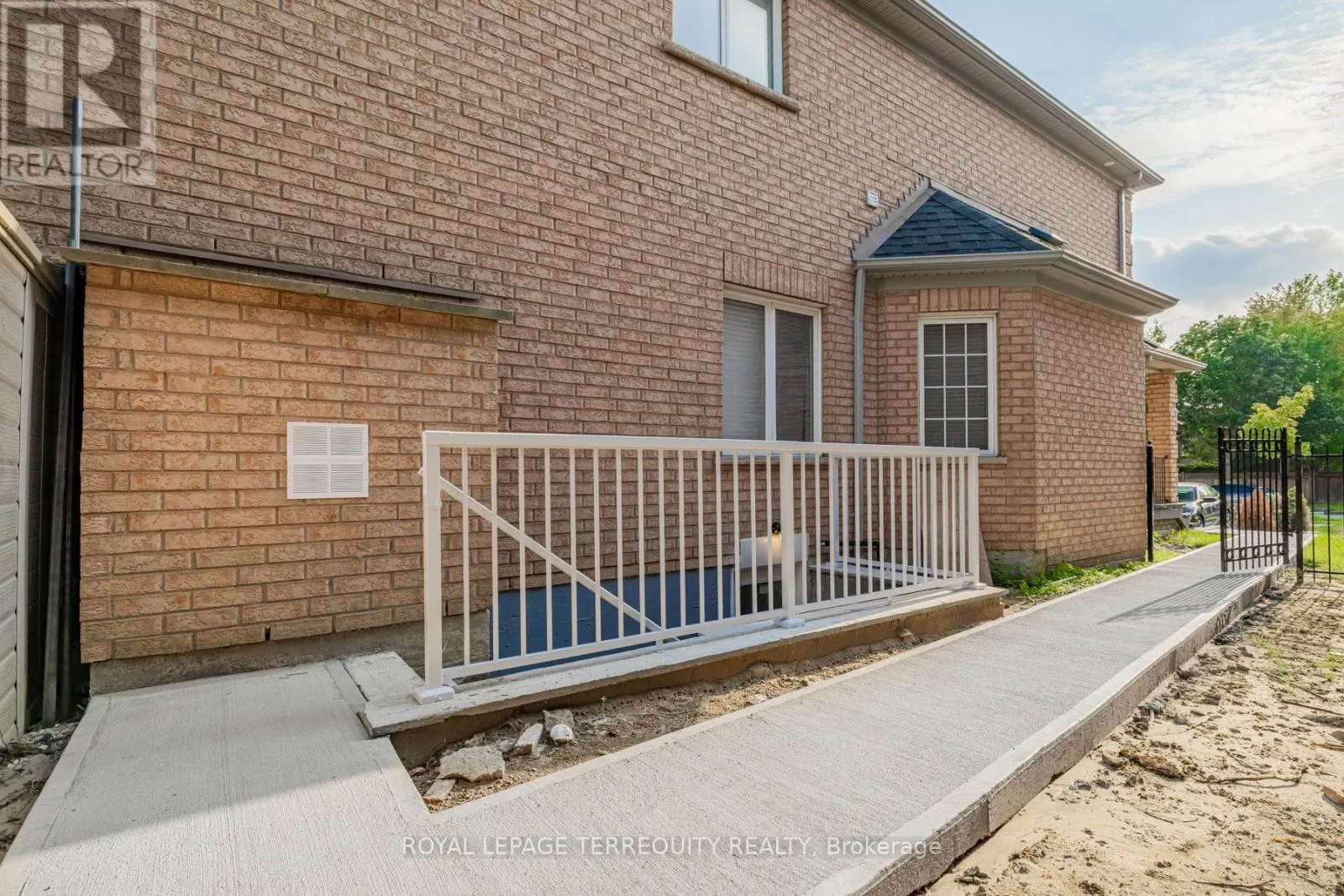 BSMT - 60 KAITLIN DRIVE