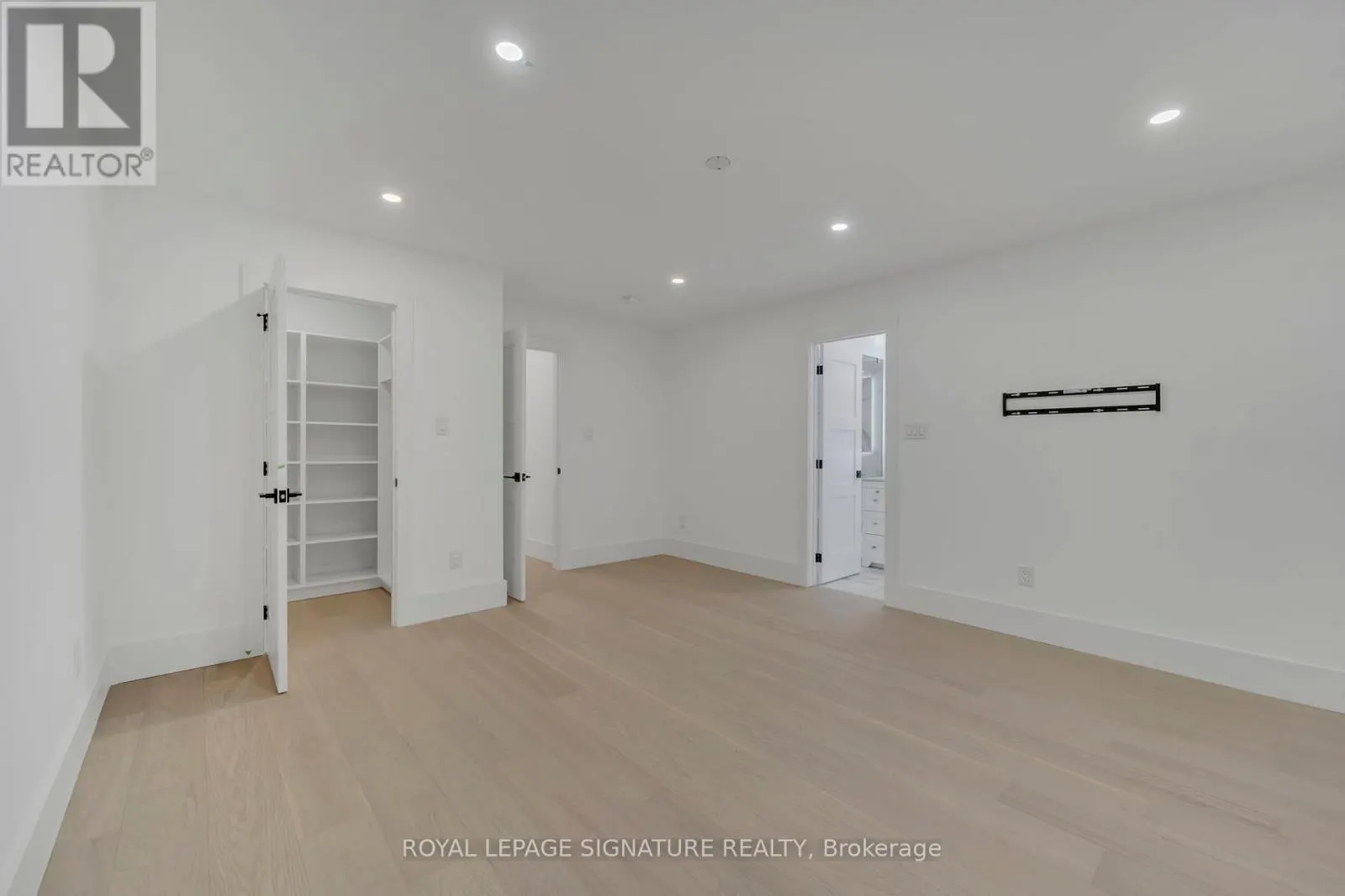 15 NATIONAL PINE DRIVE