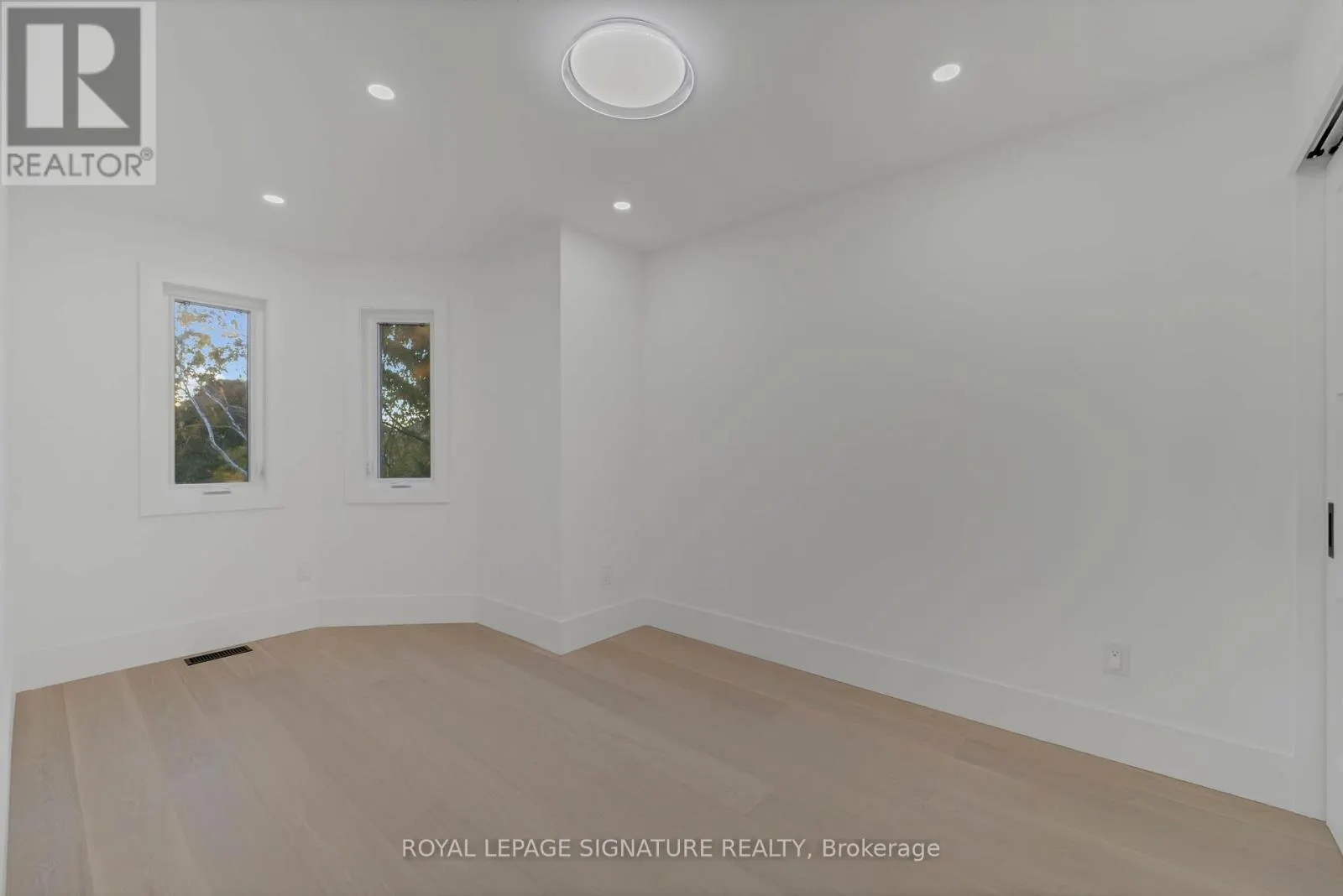 15 NATIONAL PINE DRIVE
