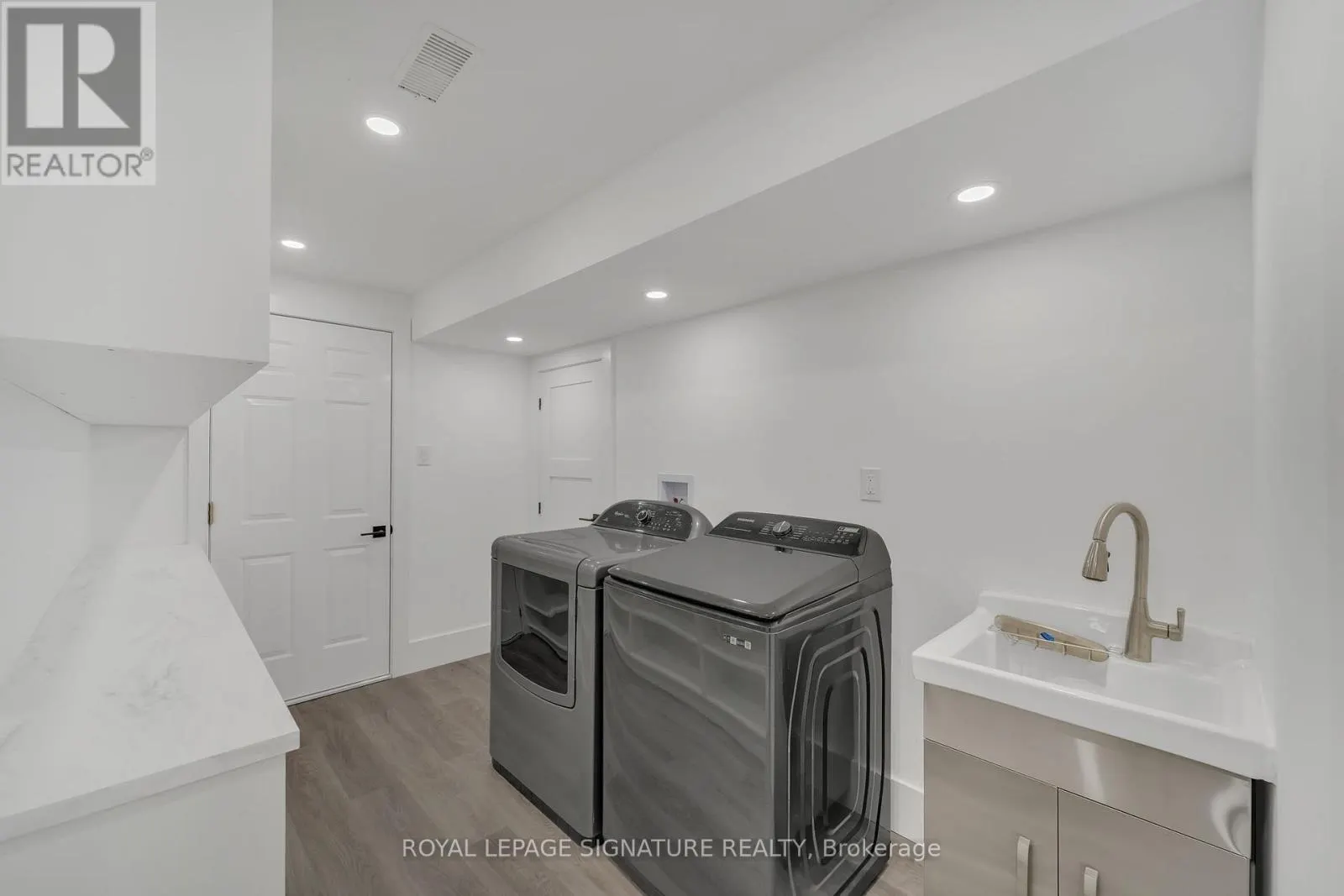 15 NATIONAL PINE DRIVE