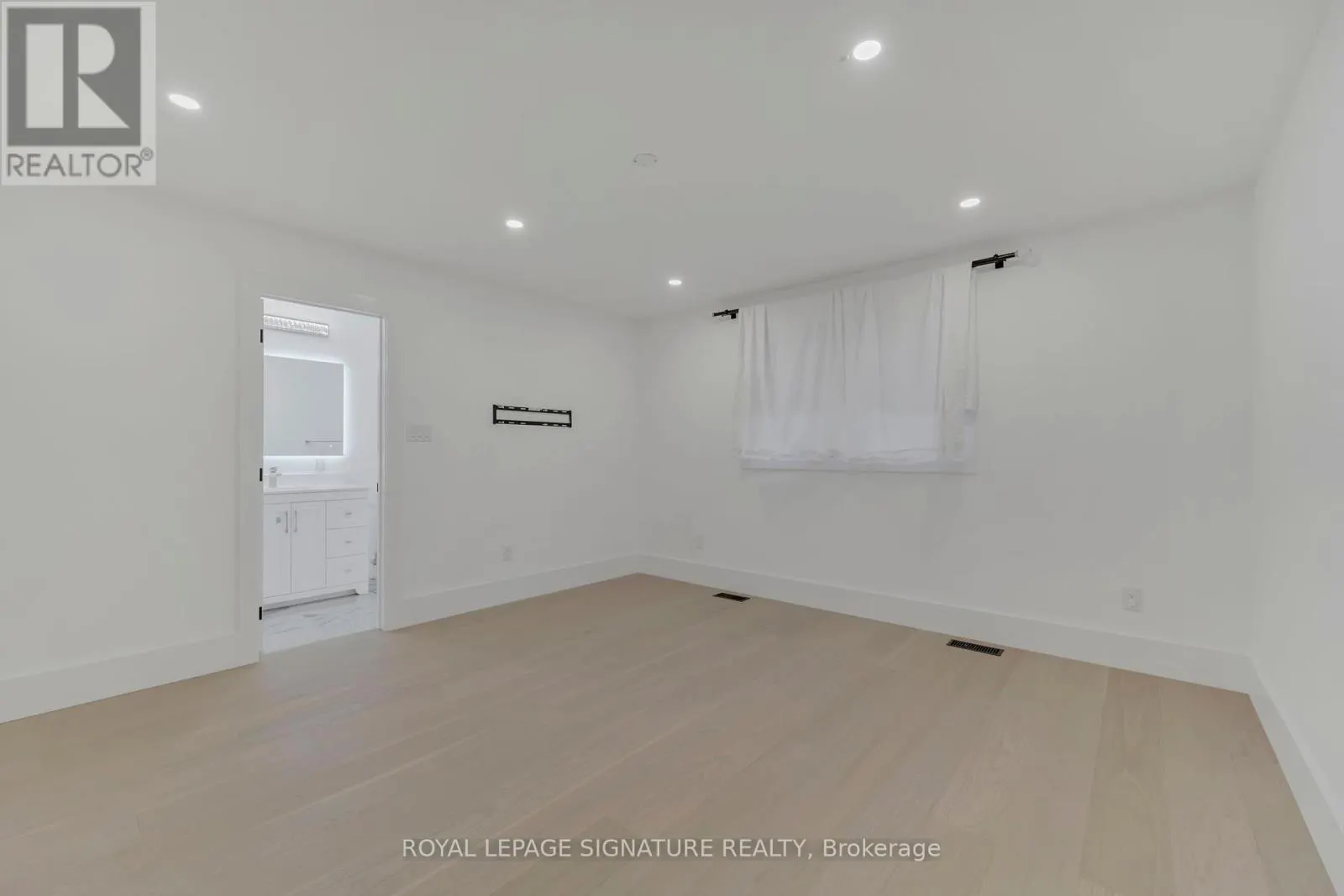 15 NATIONAL PINE DRIVE