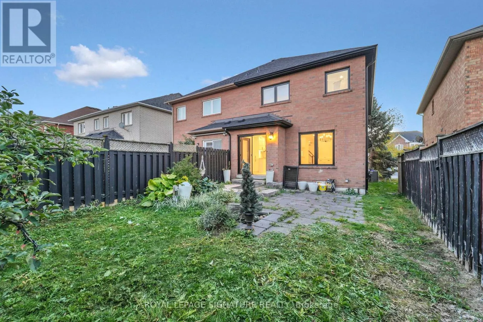 15 NATIONAL PINE DRIVE