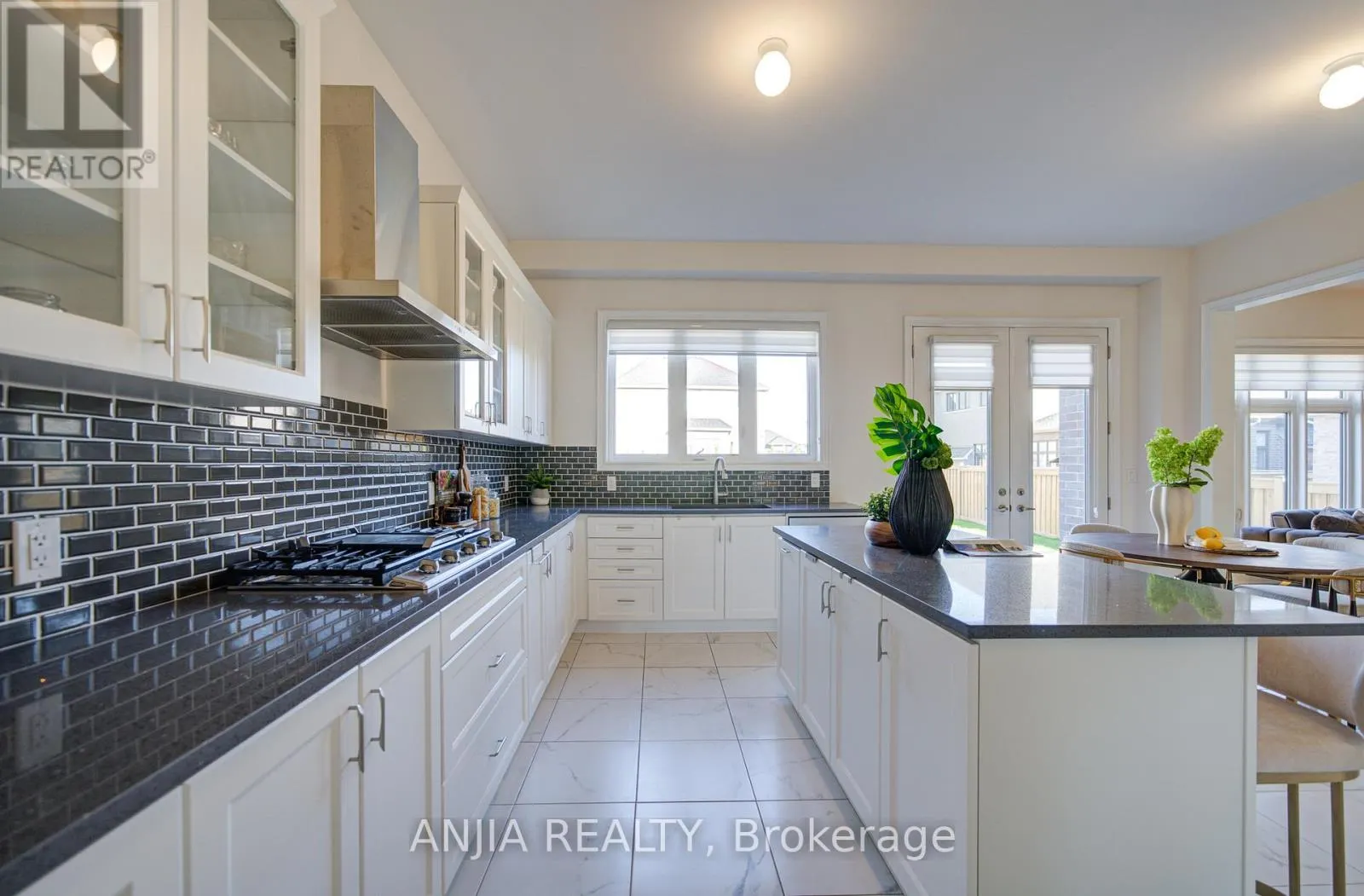 3 JOINER CIRCLE