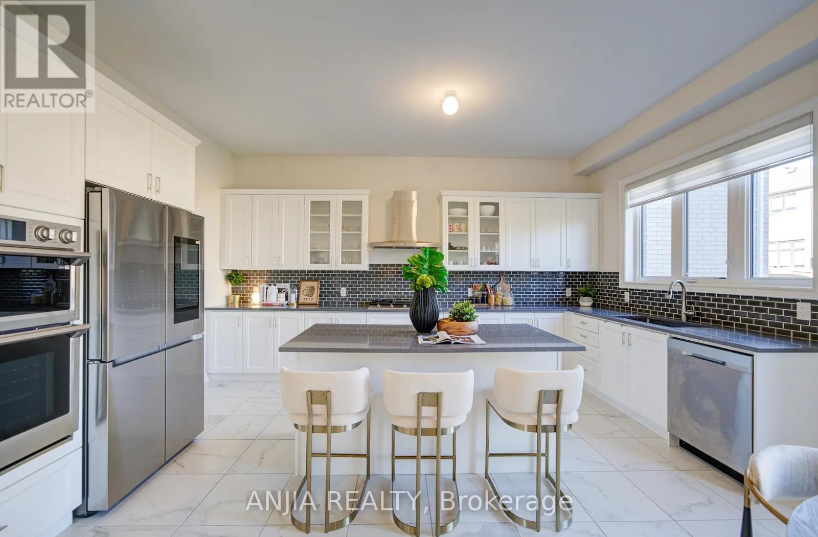 3 JOINER CIRCLE