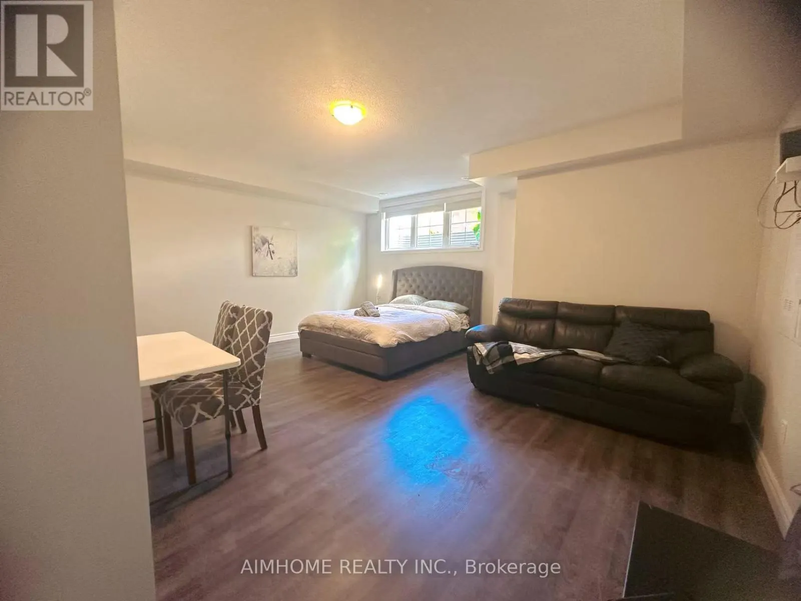21 LOWER - 181 PARKTREE DRIVE