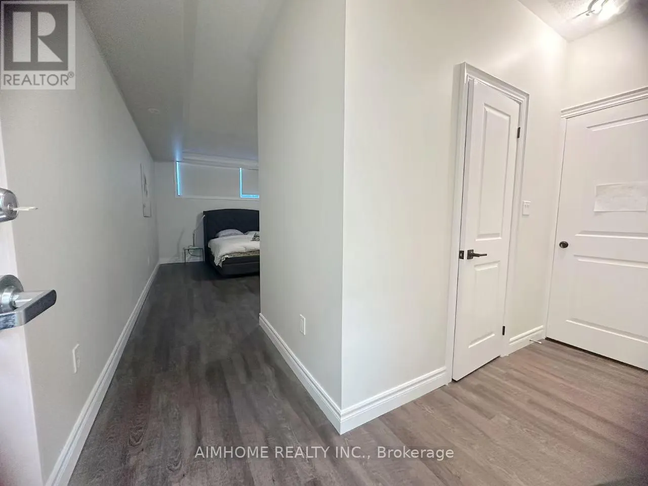 21 LOWER - 181 PARKTREE DRIVE