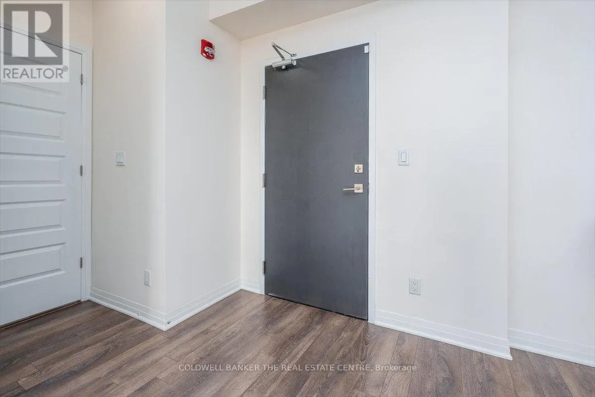 307 - 2 ADAM SELLER STREET