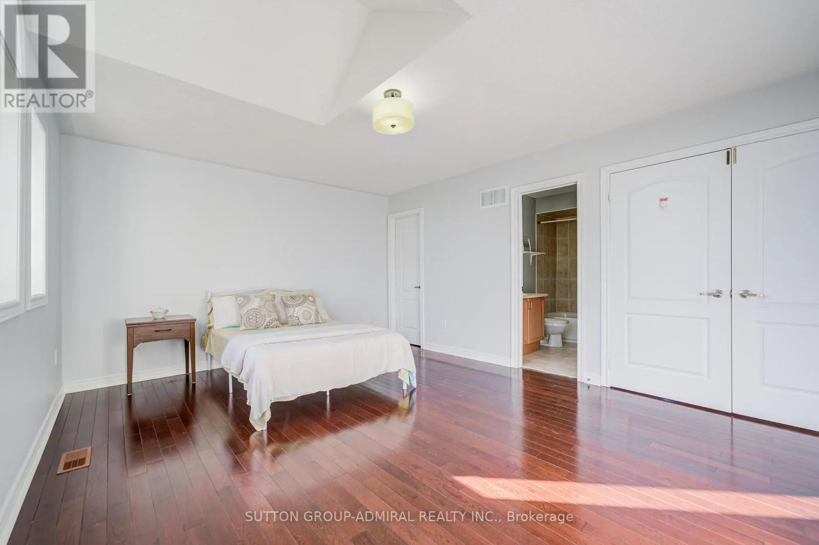6 LORRIDGE STREET