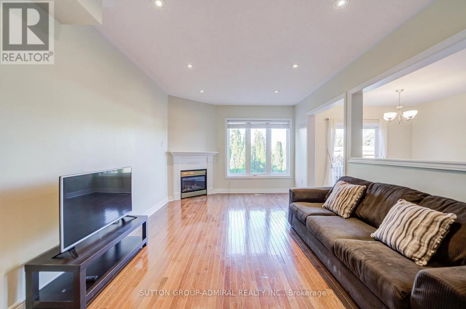 6 LORRIDGE STREET