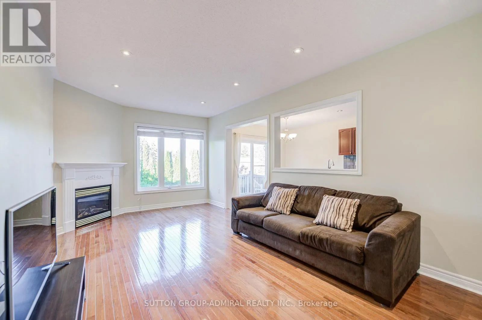 6 LORRIDGE STREET