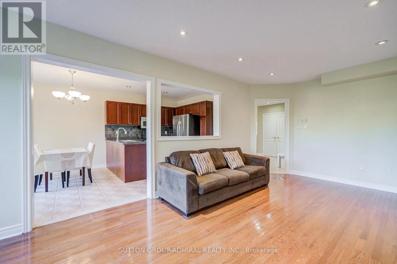 6 LORRIDGE STREET