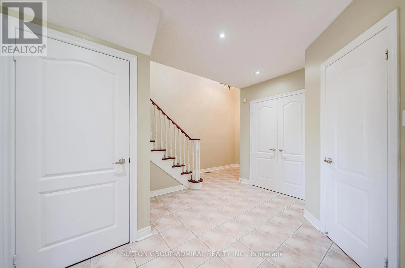 6 LORRIDGE STREET