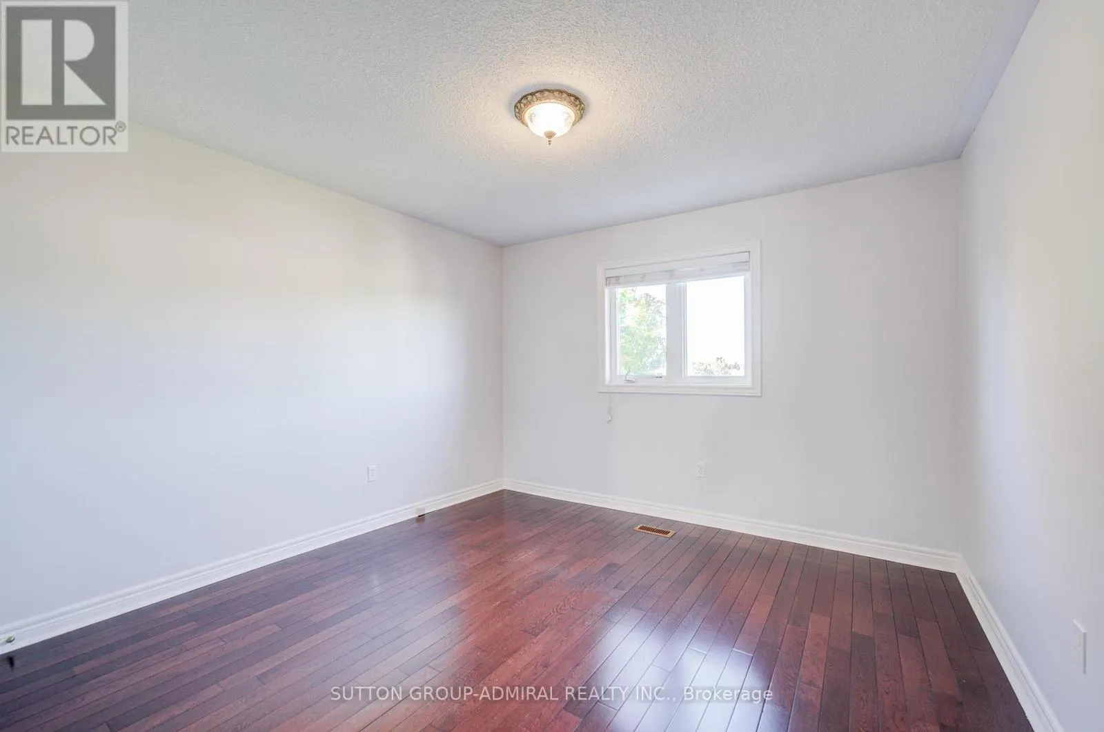 6 LORRIDGE STREET