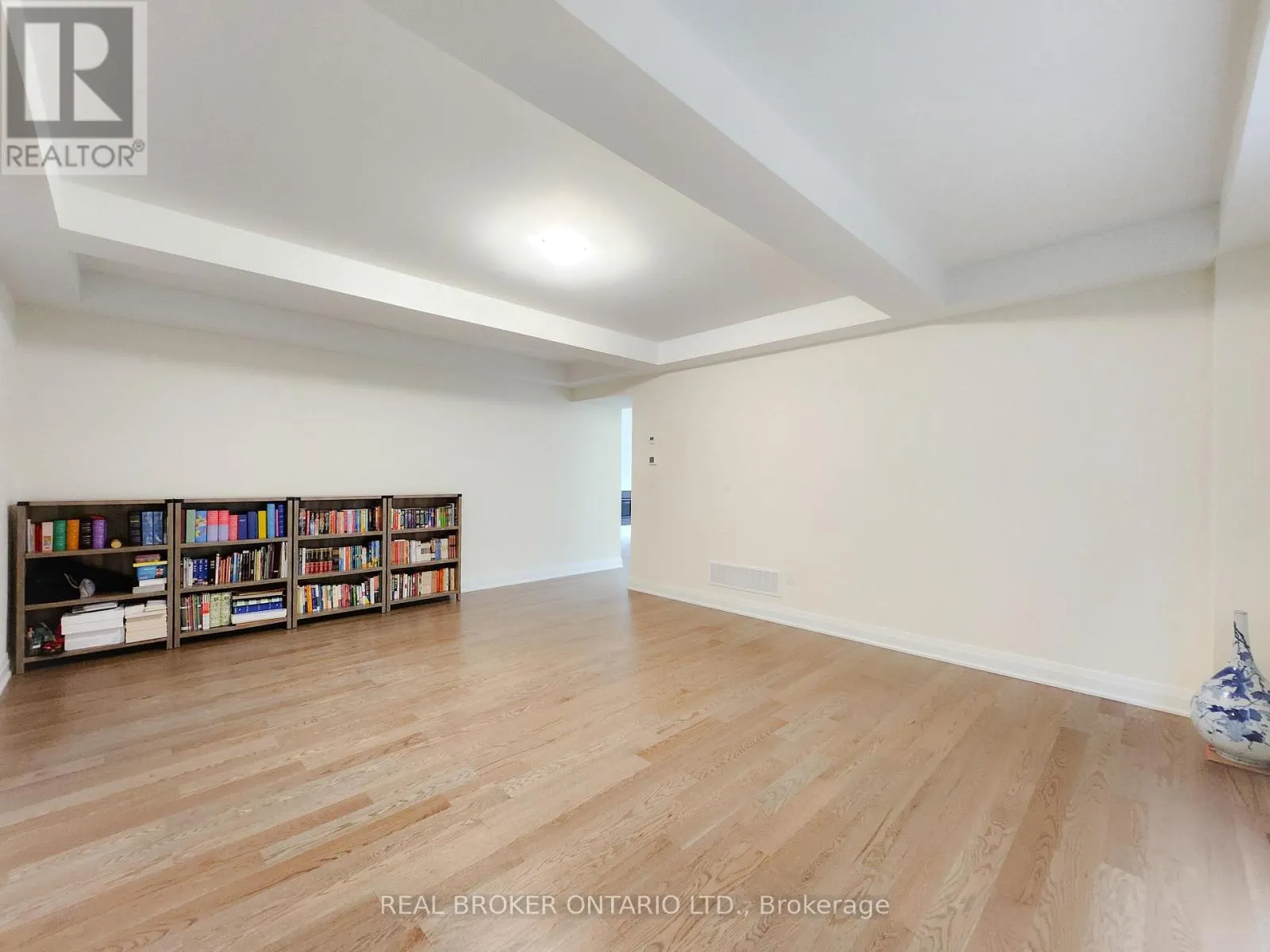 72 KENTLEDGE AVENUE