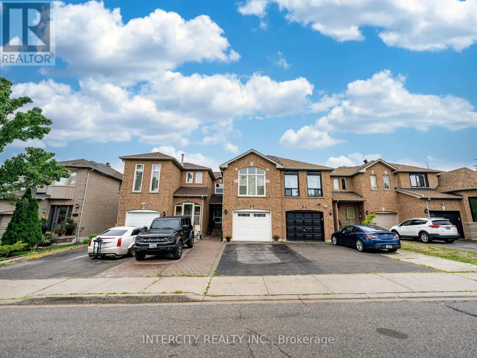 8 WEDGEWOOD PLACE