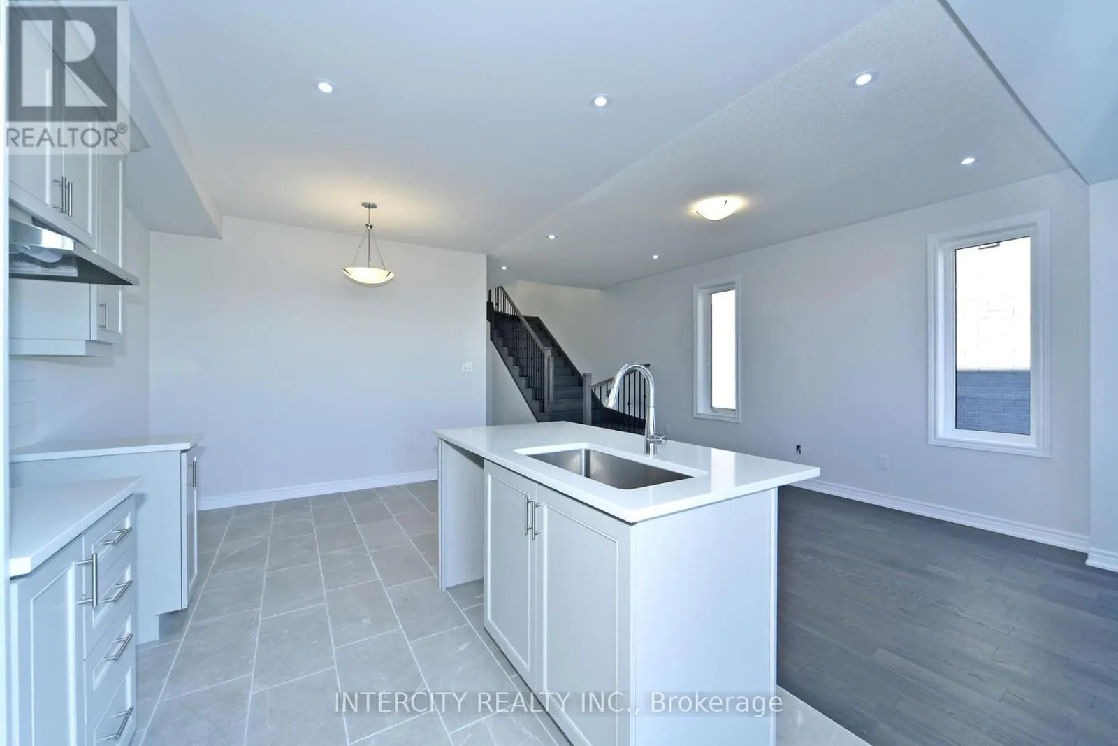 158 MUMBAI DRIVE