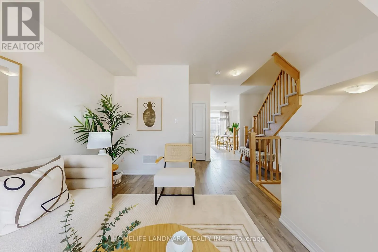 32 SISSONS WAY