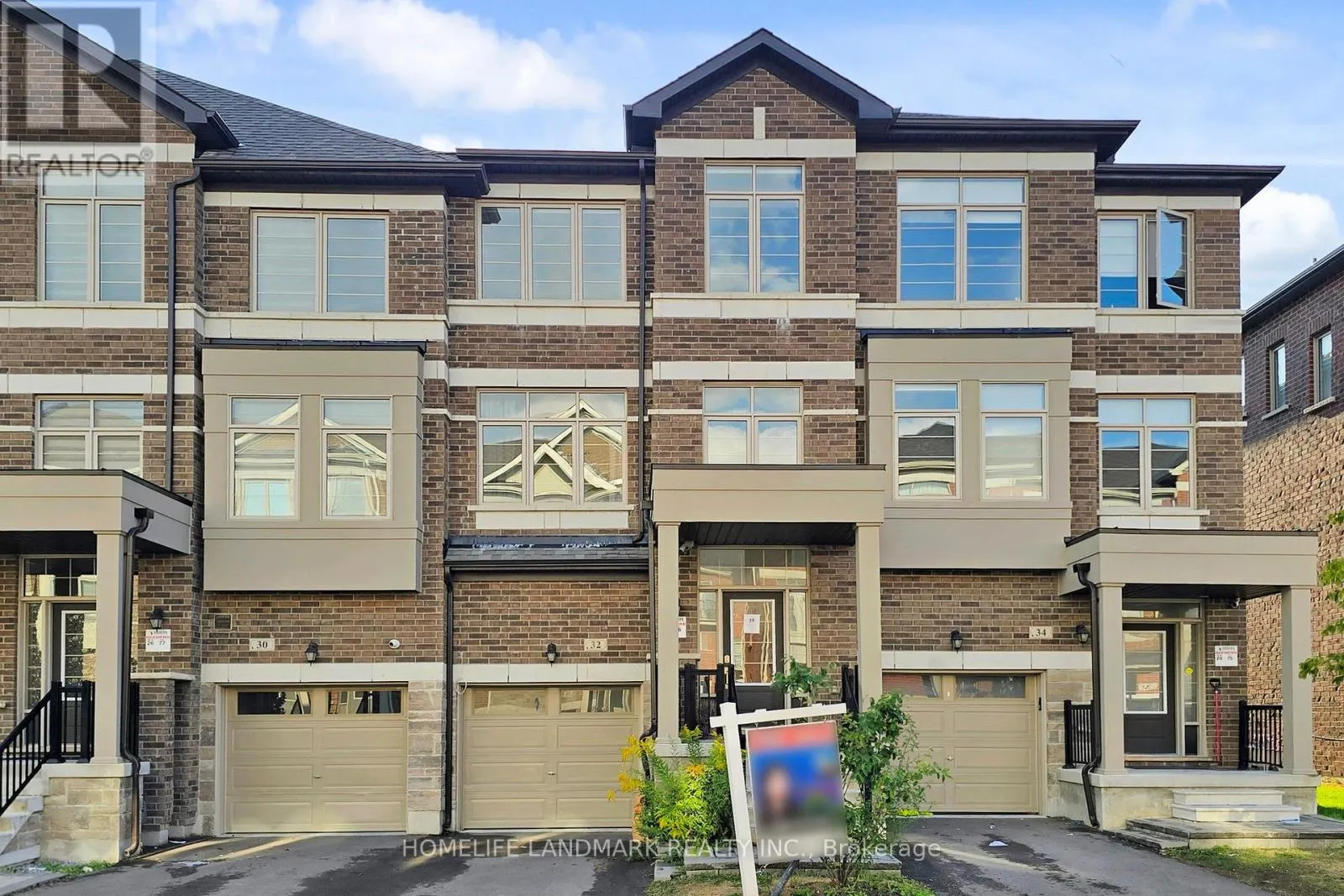 32 SISSONS WAY