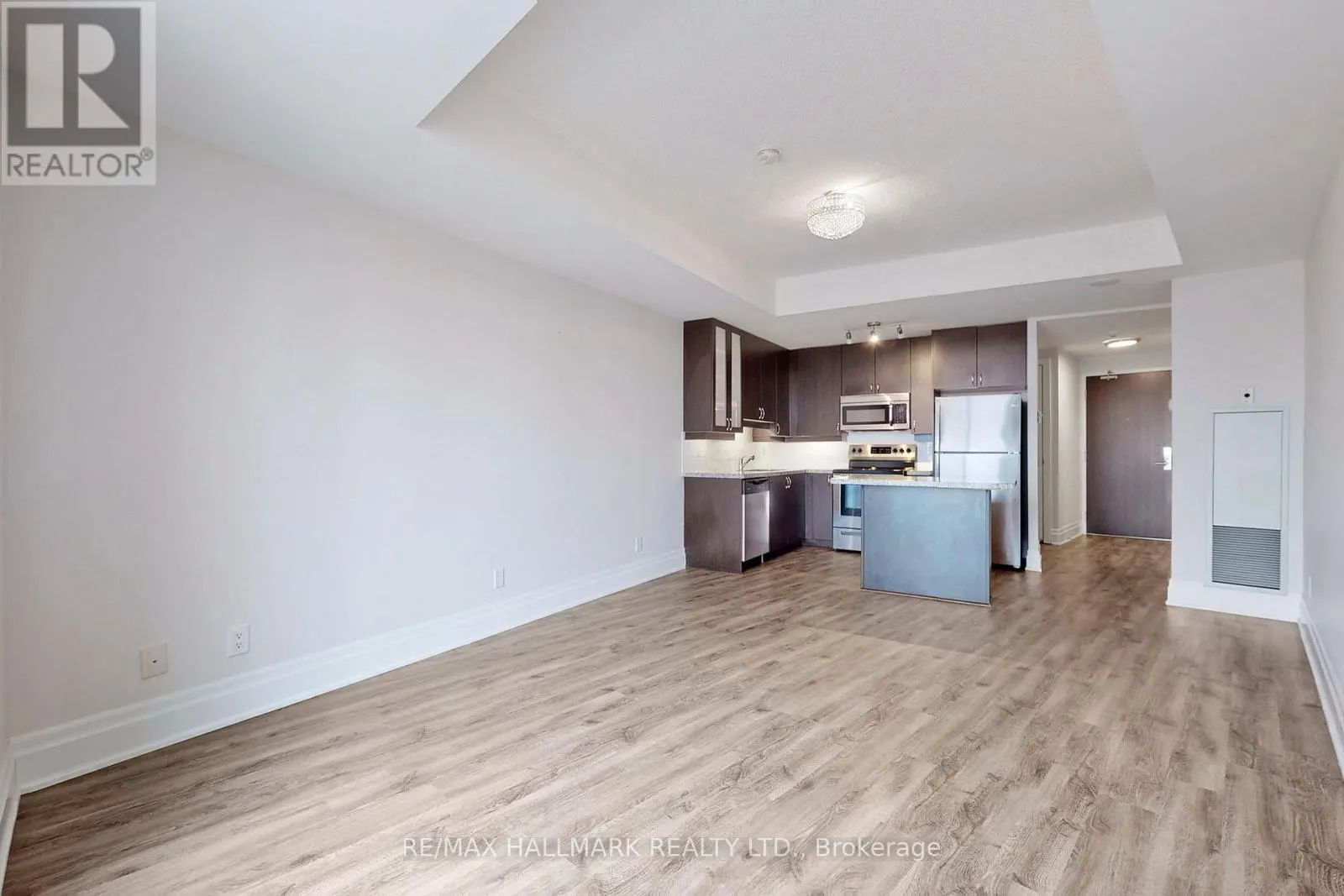 610 - 111 UPPER DUKE CRESCENT