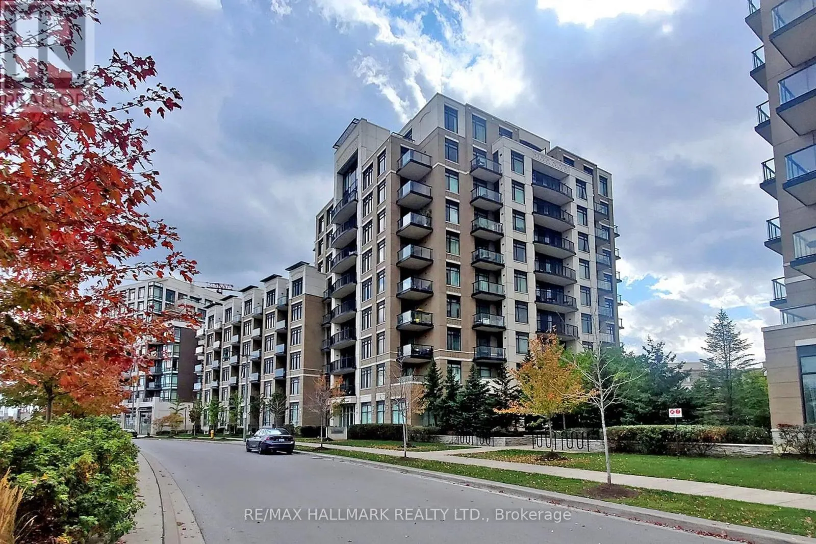 610 - 111 UPPER DUKE CRESCENT