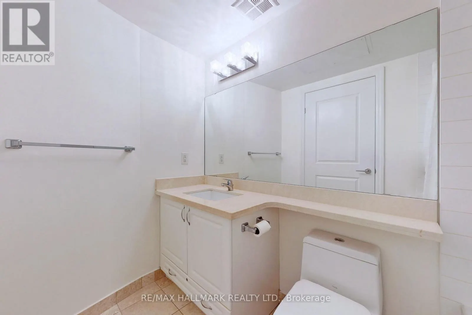 610 - 111 UPPER DUKE CRESCENT