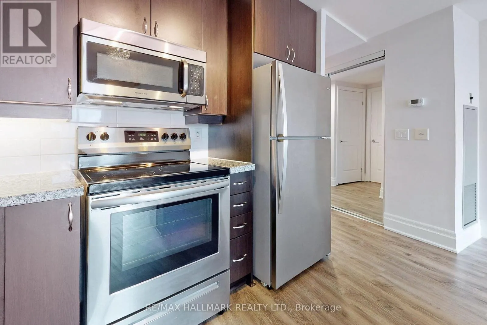 610 - 111 UPPER DUKE CRESCENT
