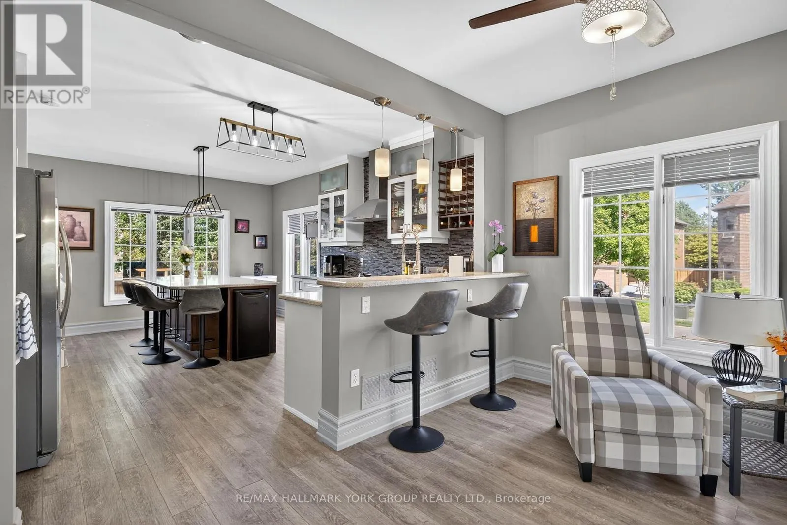 2 HADLEY COURT