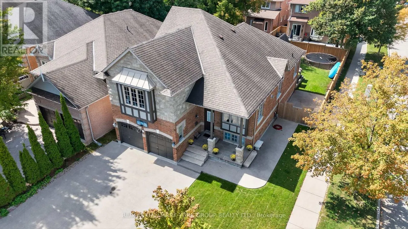 2 HADLEY COURT