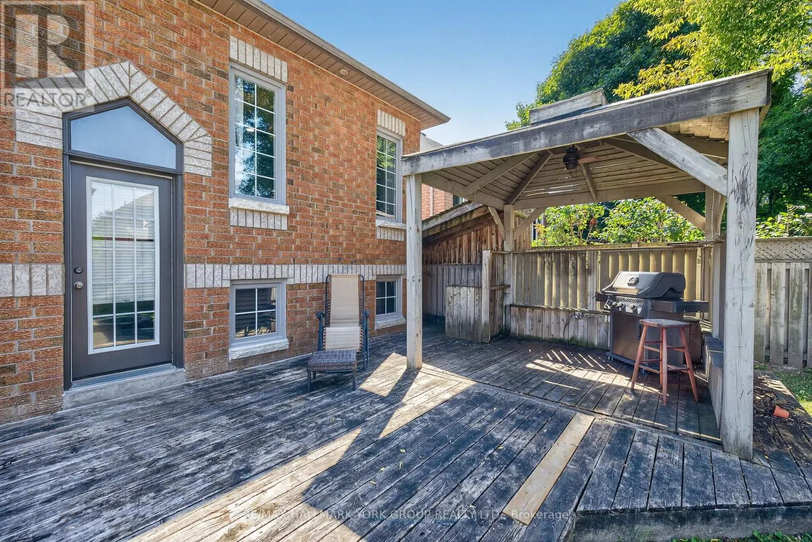 2 HADLEY COURT