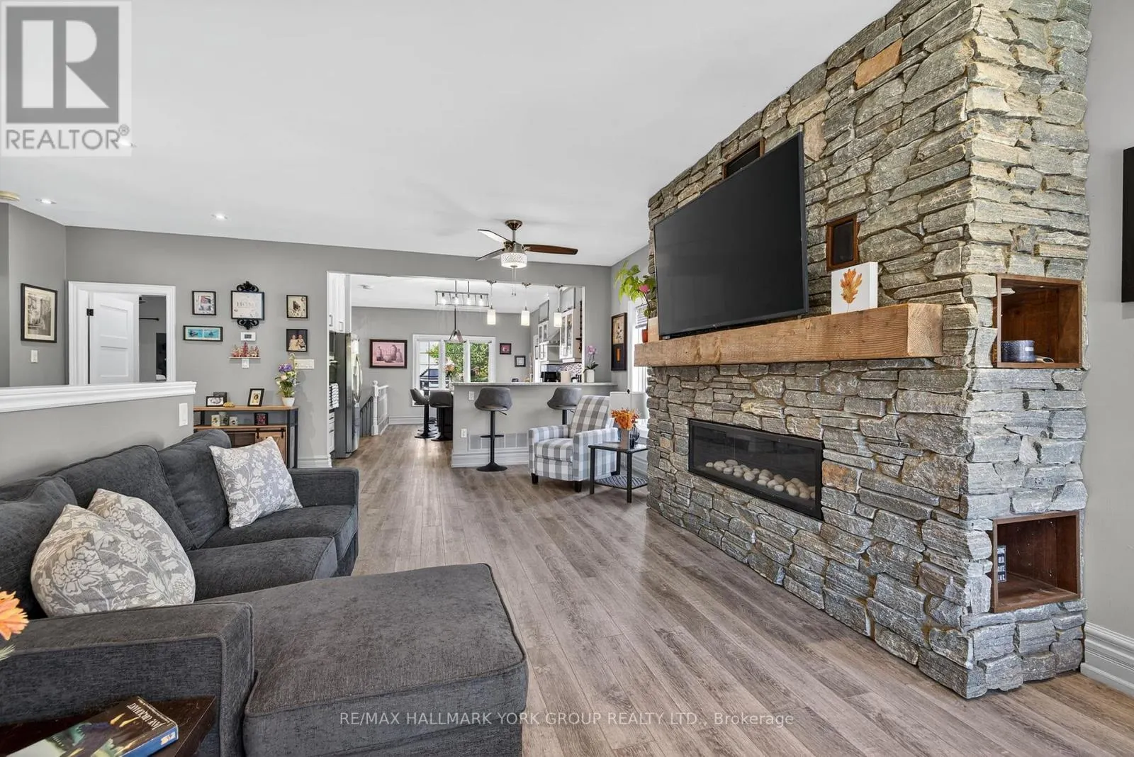 2 HADLEY COURT