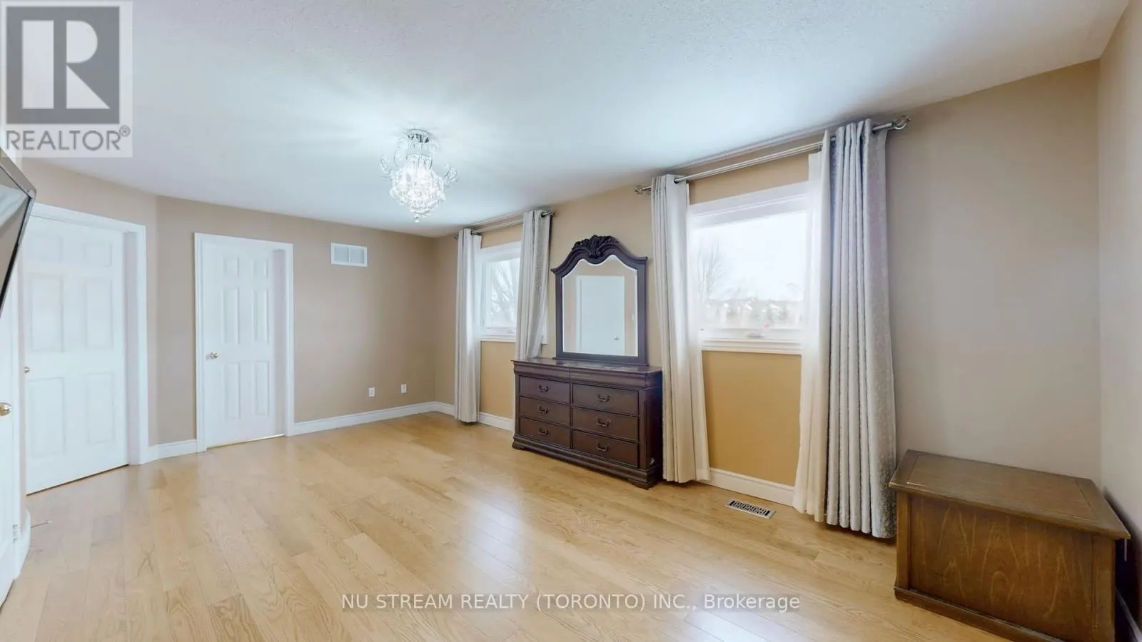 71 ALPINE CRESCENT