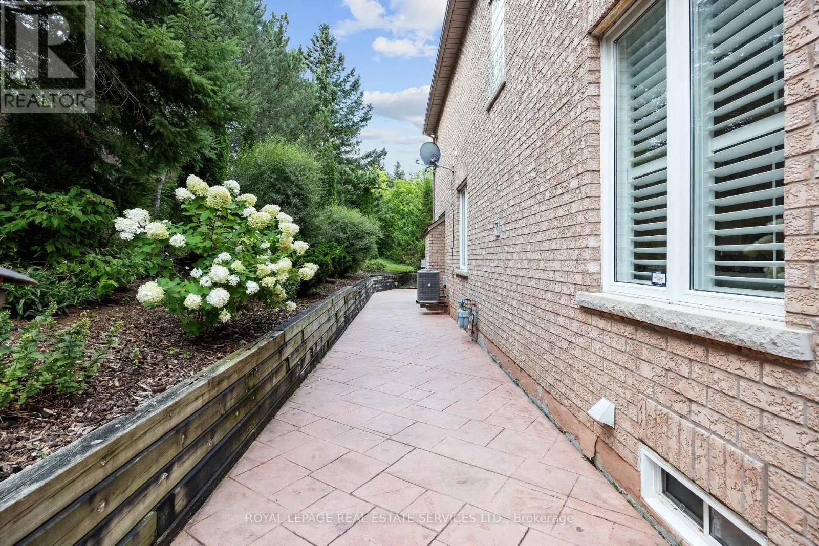 96 BRADGATE DRIVE