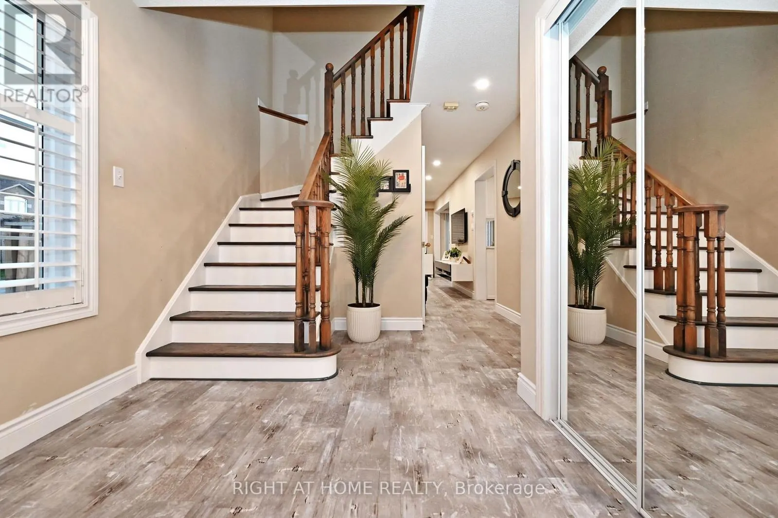 73 BLOOMGATE CRESCENT