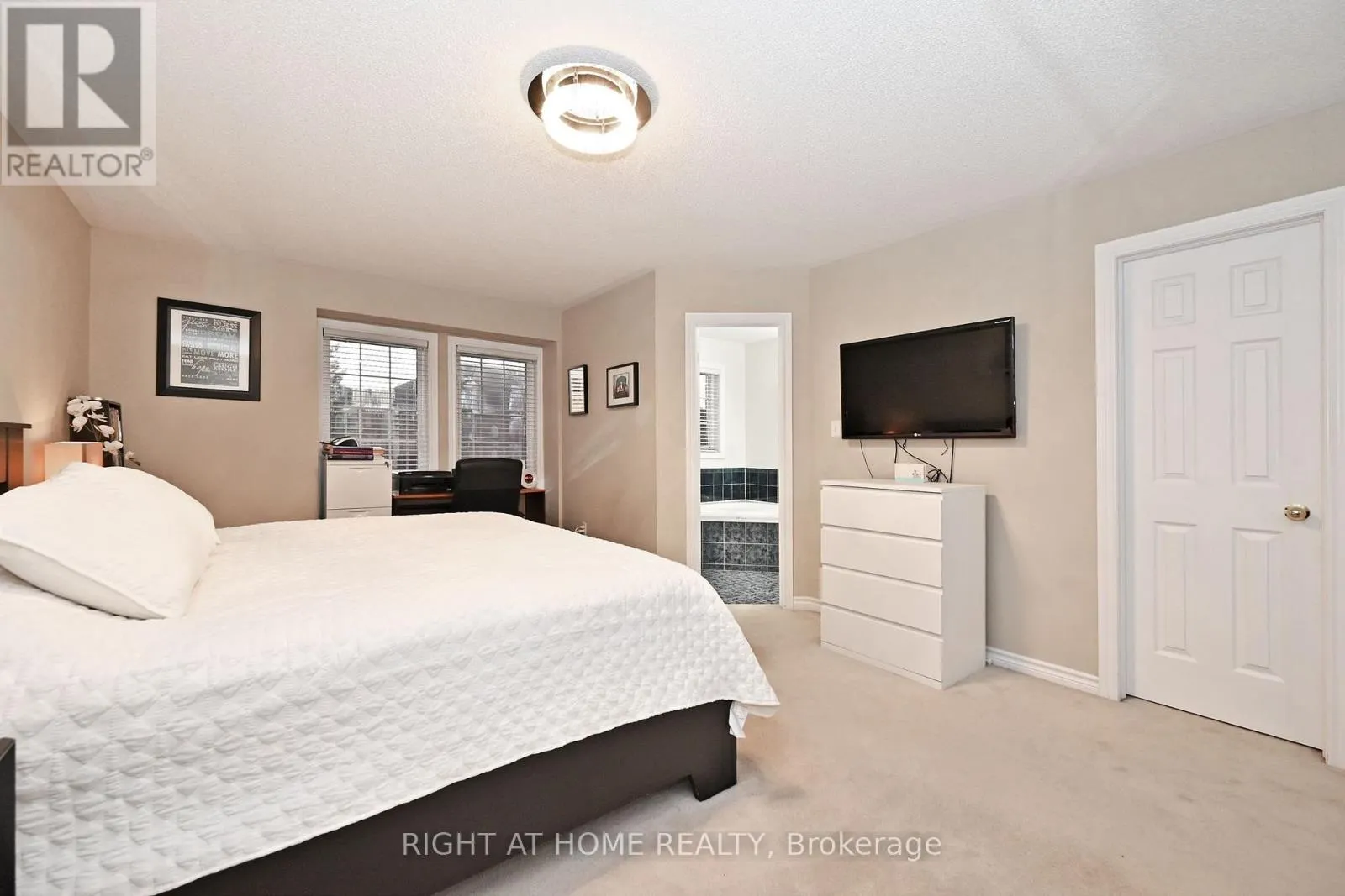 73 BLOOMGATE CRESCENT