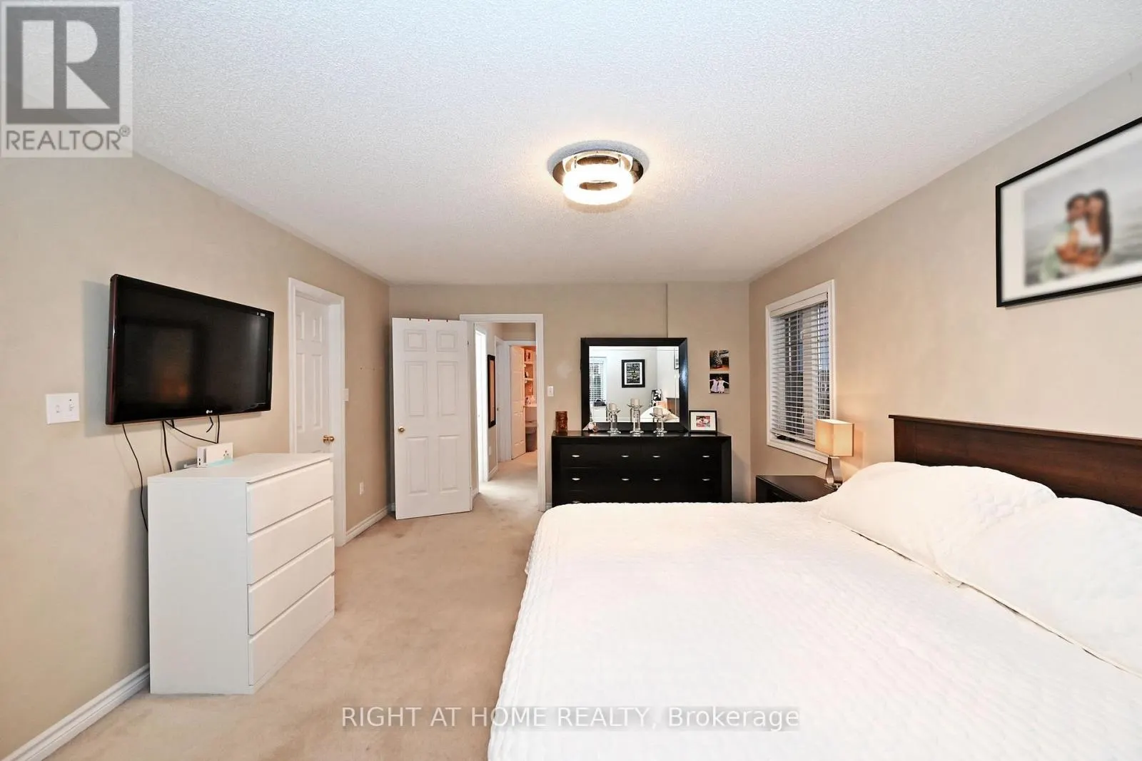 73 BLOOMGATE CRESCENT